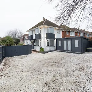 Estwood - Gated House , Southampton United Kingdom